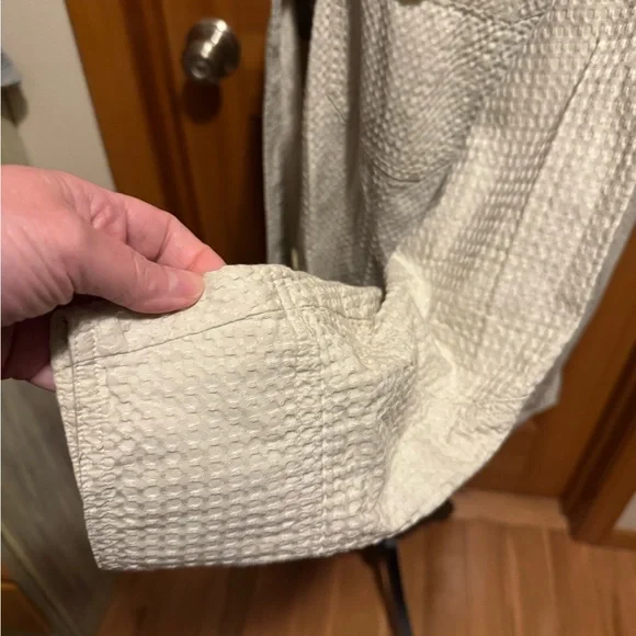 Columbia women’s lightweight jacket with large buttons - Picture 6 of 13